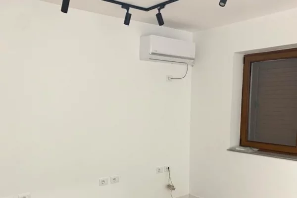 Shtepi me qera 2+1 ne Tirane - 50,000 Leke