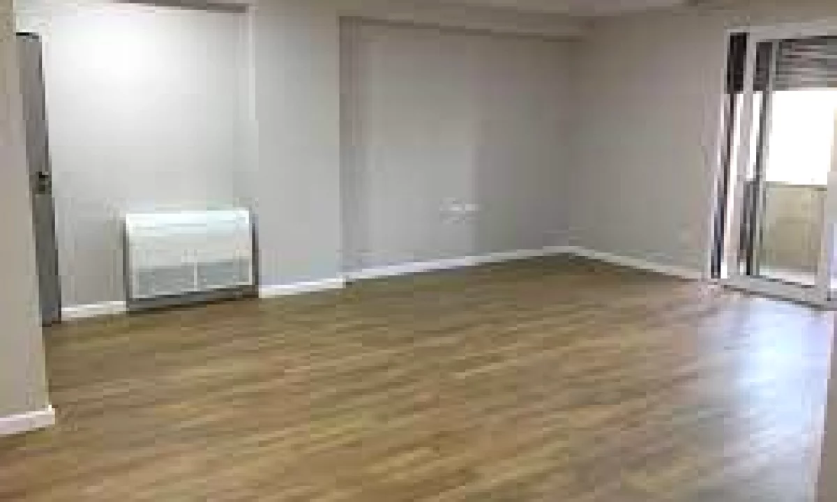 Shtepi ne shitje Apartament ne Tirane, 2+1, Mobilimi Bosh, pa mobiluar, Pagesa 108,500  Euro.