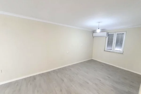 Business Property for Rent 3+1 in Tirana - 600 Euro