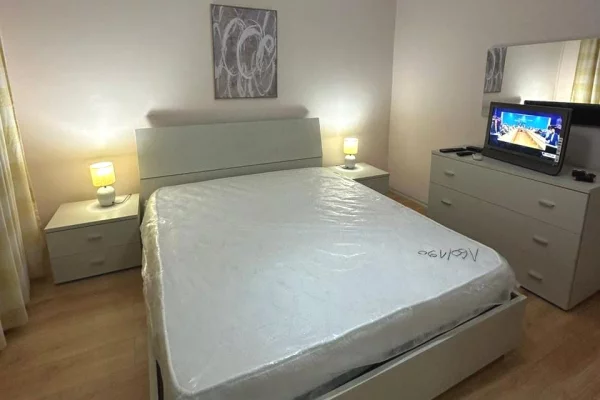 Shtepi me qera 2+1 ne Tirane - 55,000 Leke