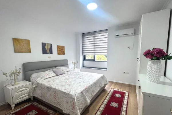 Shtepi me qera 2+1 ne Tirane - 1,000 Euro