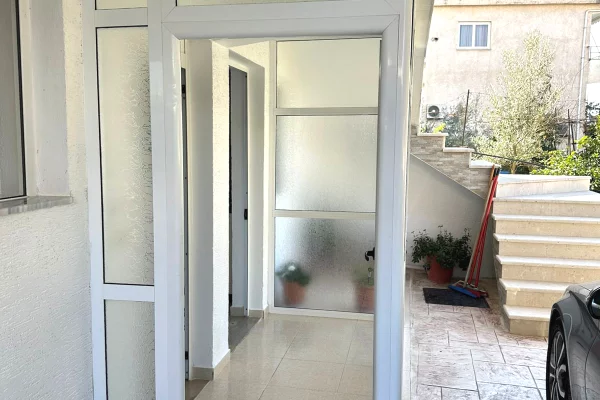 Shtepi me qera Shtepi Private ne Tirane, 1+1, Mobilimi E mobiluar, Pagesa 35,000  Leke.