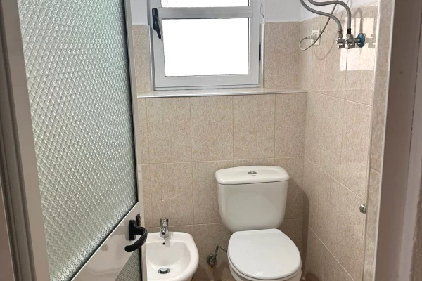 Shtepi me qera 1+1 ne Tirane - 35,000 Leke