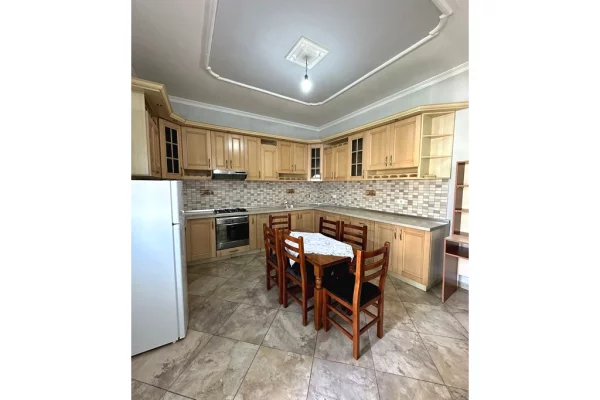 Shtepi me qera Apartament ne Tirane, 2+1, Mobilimi E mobiluar, Pagesa 50,000  Leke.