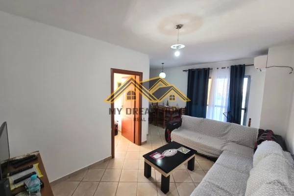 Shtepi me qera Apartament ne Durres, 2+1, Mobilimi E mobiluar, Pagesa 400  Euro.