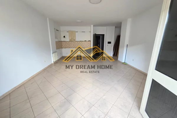 Apartment for sale in Durres 2+1, Emty