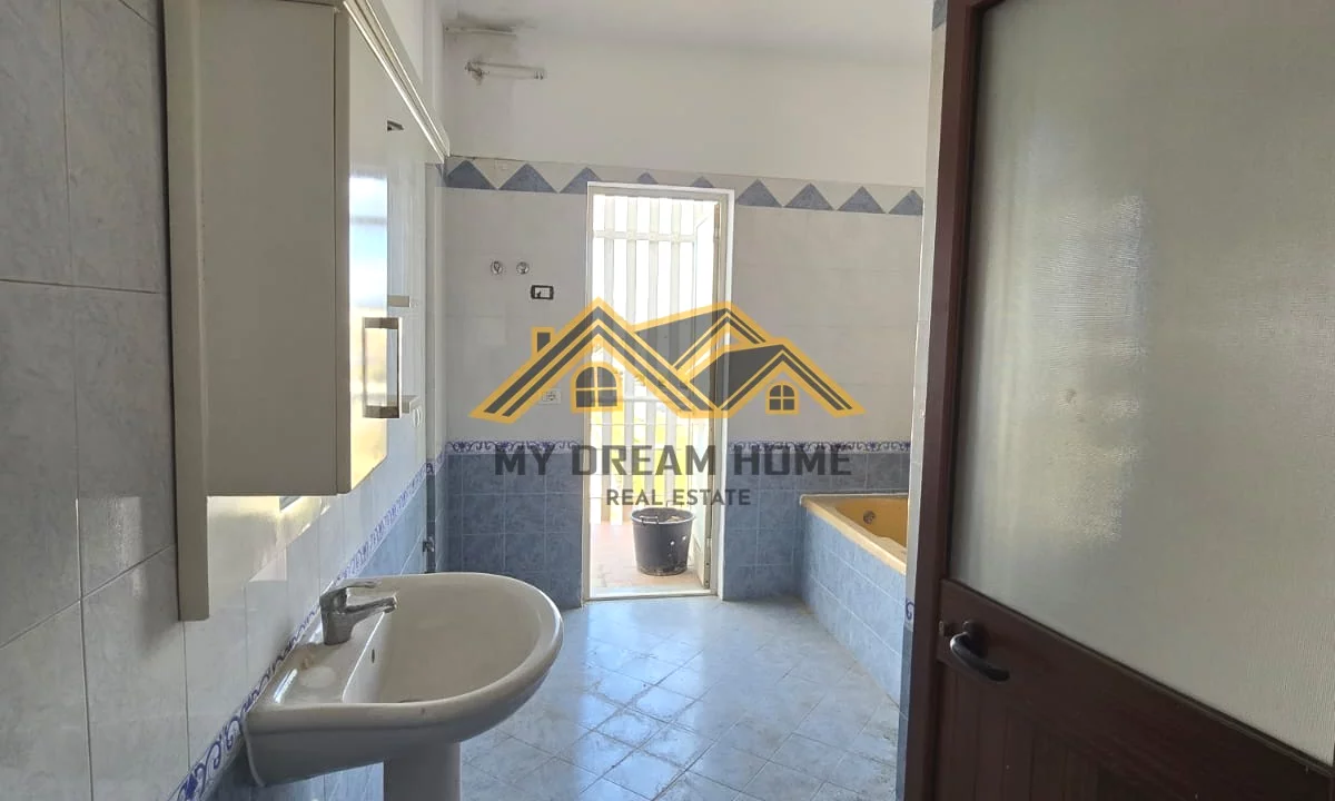 Apartment for sale in Durres 2+1, Emty