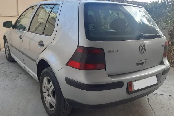 Makina ne shitje ne Tirane - 1,500 Euro