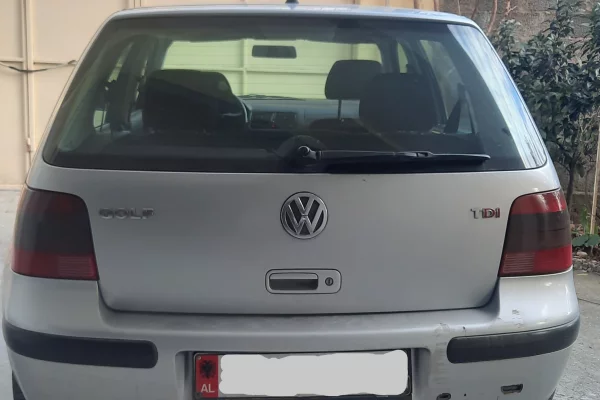 Makina ne shitje ne Tirane, Volkswagen, 2001 Diesel,Kambio Manual Pagesa 1,500  Euro.