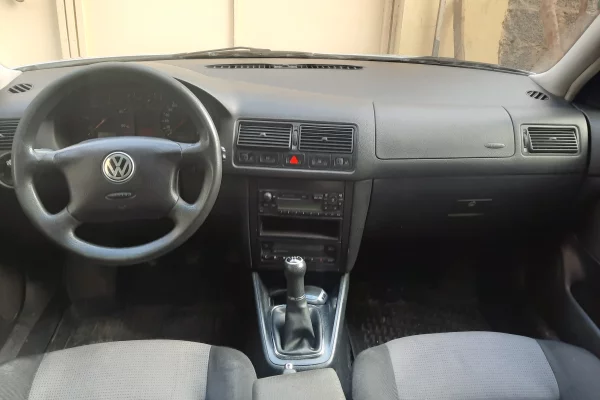 Makina ne shitje ne Tirane, Volkswagen, 2001 Diesel,Kambio Manual Pagesa 1,500  Euro.