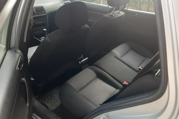 Makina ne shitje ne Tirane, Volkswagen, 2001 Diesel,Kambio Manual Pagesa 1,500  Euro.