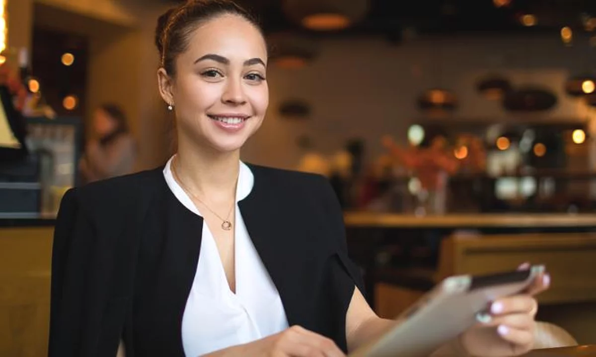 Njoftime Pune ne Tirane, Profesioni Kamariere , Pa Eksperience, Pagesa 700  Euro.