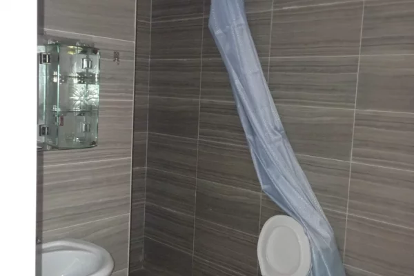 Shtepi me qera Apartament ne Tirane, 2+1, Mobilimi Bosh, pa mobiluar, Pagesa 50,000  Leke.