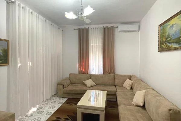 Shtepi me qera 3+1 ne Tirane - 35,000 Leke