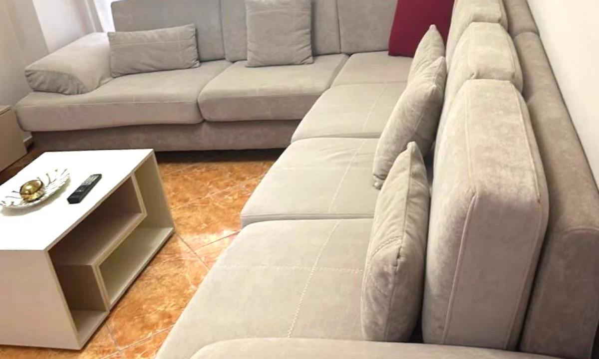 Shtepi me qera Apartament ne Tirane, 2+1, Mobilimi E mobiluar, Pagesa 650  Euro.