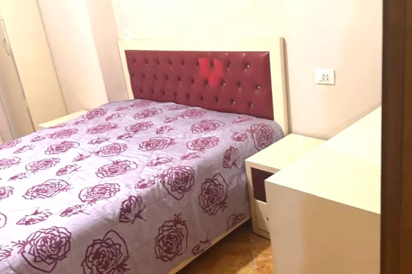 Shtepi me qera Apartament ne Tirane, 2+1, Mobilimi E mobiluar, Pagesa 650  Euro.