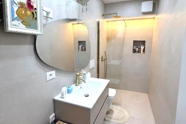 House for Sale 2+1 in Tirana - 240,000 Euro