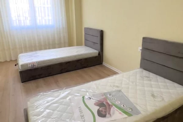 Shtepi me qera Apartament ne Tirane, 2+1, Mobilimi E mobiluar, Pagesa 550  Euro.