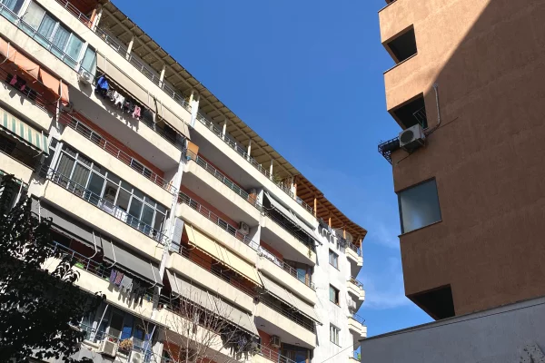 Shtepi ne shitje Apartament ne Tirane, 2+1, Mobilimi E mobiluar, Pagesa 182,000  Euro.