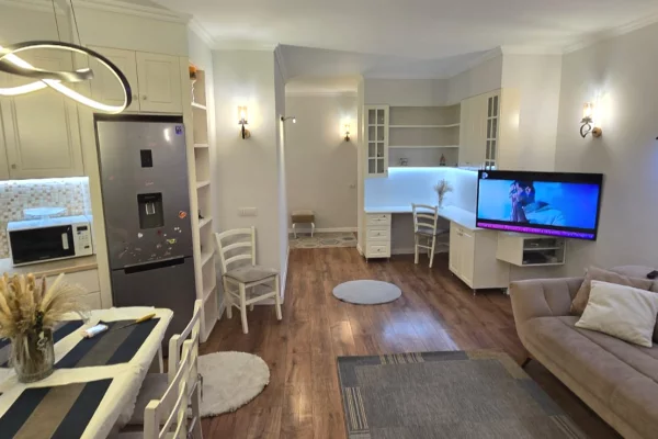 Shtepi me qera Apartament ne Tirane, 3+1, Mobilimi E mobiluar, Pagesa 1,000  Euro.