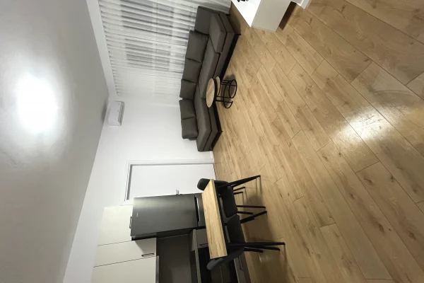 Shtepi me qera Apartament ne Tirane, 2+1, Mobilimi E mobiluar, Pagesa 50,000  Leke.