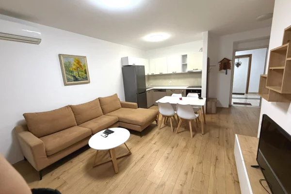 Shtepi me qera 1+1 ne Tirane - 700 Euro