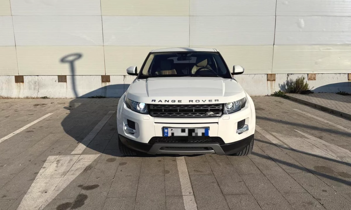 Makina ne shitje ne Tirane, Land Rover, 2015 Diesel,Kambio Automatik Pagesa 1,590,000  Leke.