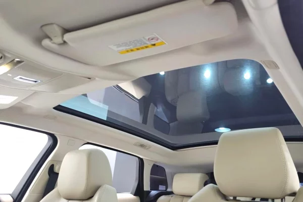 Makina ne shitje ne Tirane, Land Rover, 2015 Diesel,Kambio Automatik Pagesa 1,590,000  Leke.