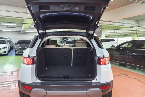 Makina ne shitje ne Tirane, Land Rover, 2015 Diesel,Kambio Automatik Pagesa 1,590,000  Leke.