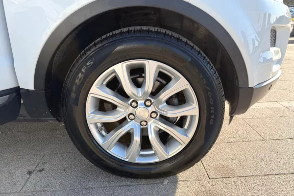 Makina ne shitje ne Tirane, Land Rover, 2015 Diesel,Kambio Automatik Pagesa 1,590,000  Leke.