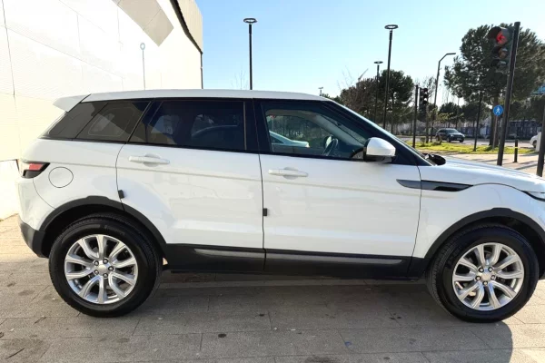 Makina ne shitje ne Tirane - 1,590,000 Leke