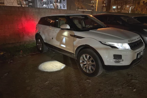 Makina ne shitje ne Tirane, Land Rover, 2015 Diesel,Kambio Automatik Pagesa 1,590,000  Leke.