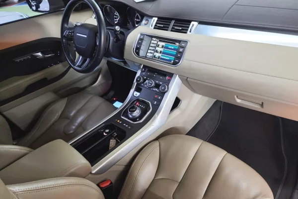 Makina ne shitje ne Tirane, Land Rover, 2015 Diesel,Kambio Automatik Pagesa 1,590,000  Leke.