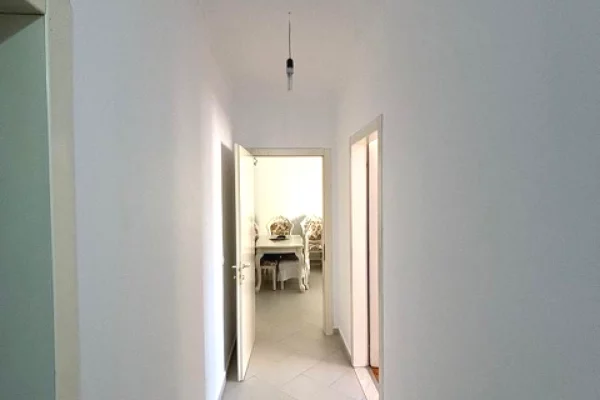 Shtepi me qera Apartament ne Tirane, 2+1, Mobilimi E mobiluar, Pagesa 500  Euro.