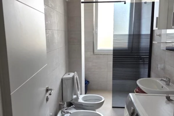 Shtepi me qera Apartament ne Tirane, 2+1, Mobilimi E mobiluar, Pagesa 500  Euro.