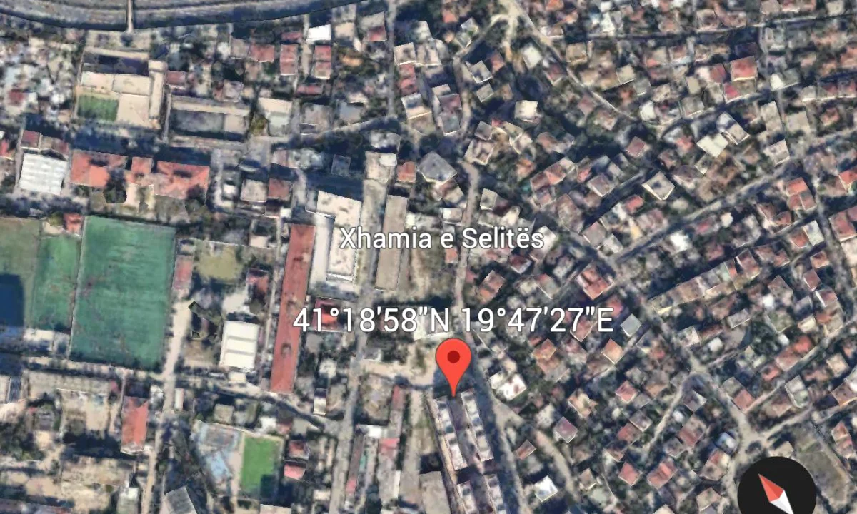 Shtepi ne shitje Apartament ne Tirane, Garsoniere, Mobilimi Bosh, pa mobiluar, Pagesa 18,700  Euro.