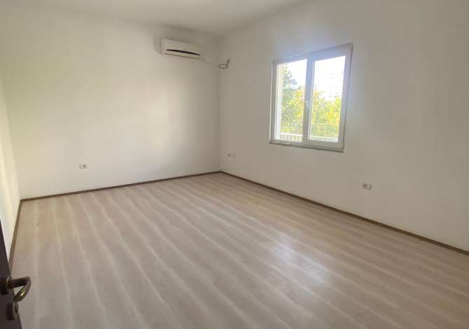 Ambient biznesi me qera 3+1 ne Tirane - 1,000 Euro