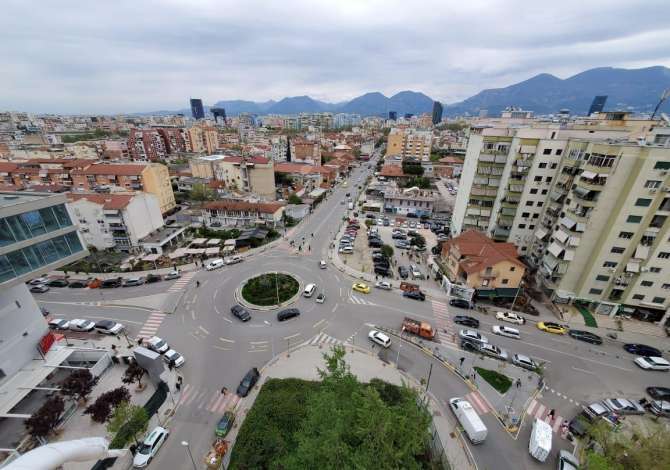 Ambient biznesi me qera 2+1 ne Tirane - 1,199 Euro
