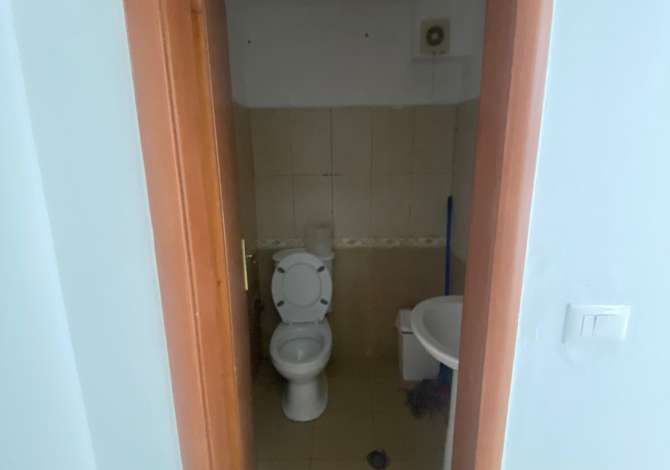 Ambient biznesi me qera 1+1 ne Tirane - 84,999 Leke