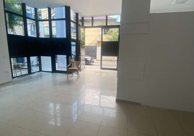 Ambient biznesi me qera 1+1 ne Tirane - 84,999 Leke