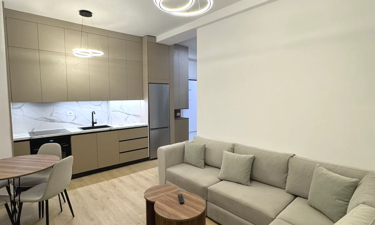 Appartamento in affitto a Tirana 1+1, Arredato