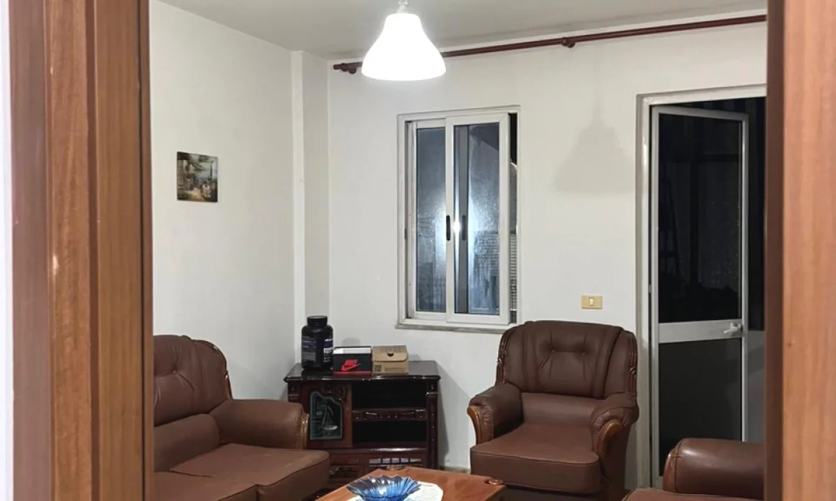 Shtepi me qera Apartament ne Tirane, 1+1, Mobilimi E mobiluar, Pagesa 550  Euro.