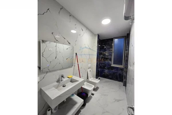 Shtepi me qera Apartament ne Tirane, 2+1, Mobilimi E mobiluar, Pagesa 55,000  Leke.