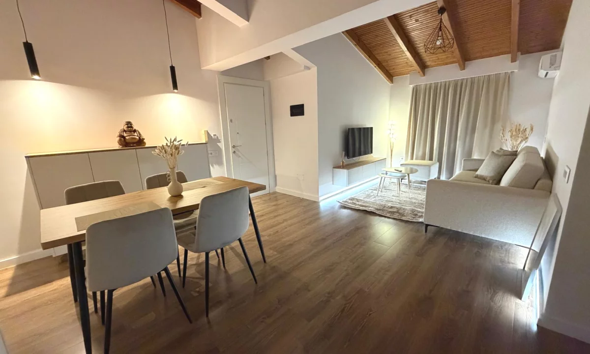 Shtepi me qera Apartament ne Tirane, 1+1, Mobilimi E mobiluar, Pagesa 850  Euro.