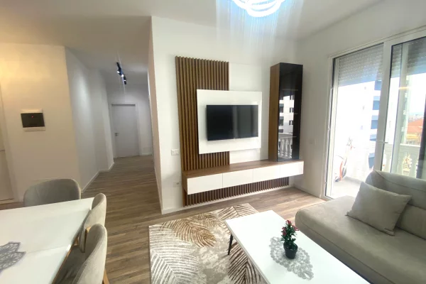 Appartamento in affitto a Tirana 3+1, Arredato