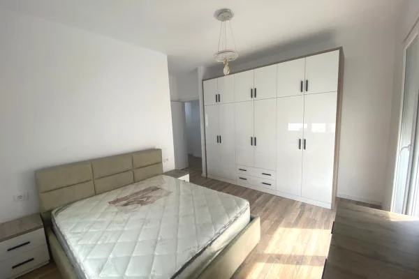 Appartamento in affitto a Tirana 3+1, Arredato