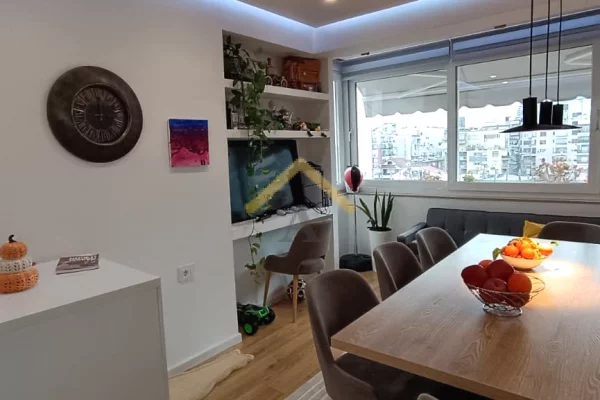 Shtepi ne shitje Apartament ne Tirane, 1+1, Mobilimi E mobiluar, Pagesa 158,000  Euro.