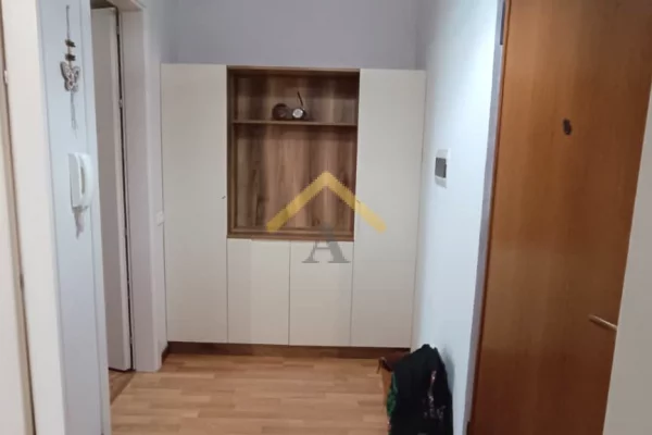 Shtepi ne shitje Apartament ne Tirane, 1+1, Mobilimi E mobiluar, Pagesa 200,000  Euro.