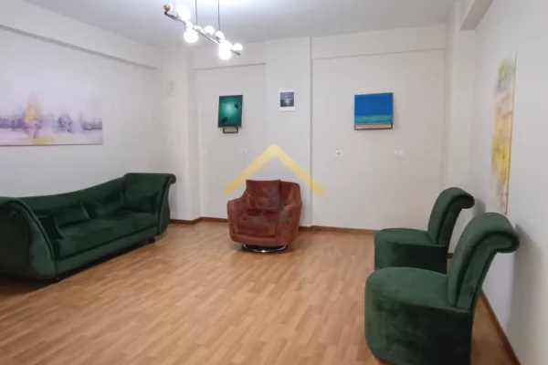 Shtepi ne shitje Apartament ne Tirane, 1+1, Mobilimi E mobiluar, Pagesa 200,000  Euro.