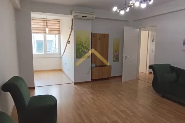 Shtepi ne shitje Apartament ne Tirane, 1+1, Mobilimi E mobiluar, Pagesa 200,000  Euro.